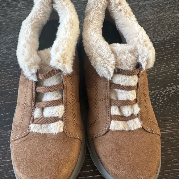 Beezees Golden - Picture 2 of 3